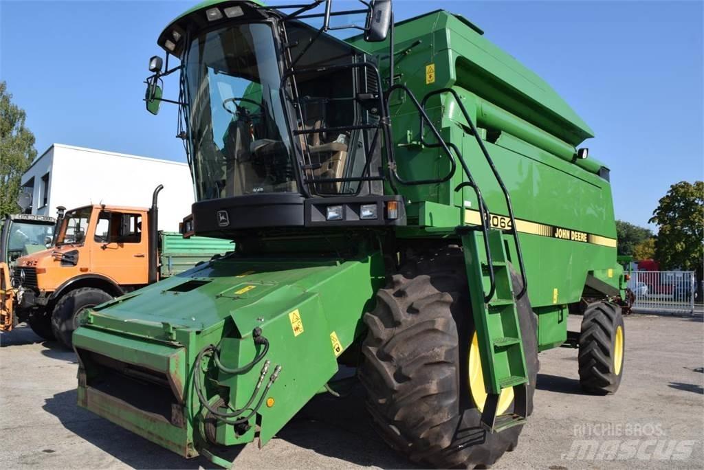 John Deere 2064 联合收割机