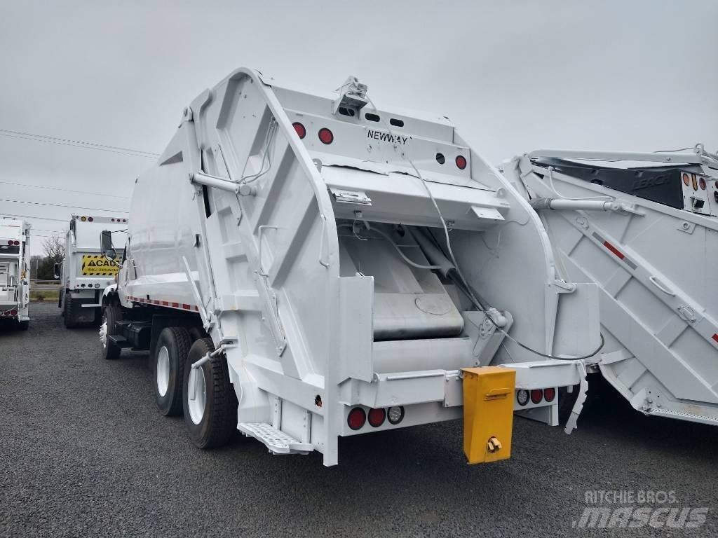 Sterling Acterra 垃圾车