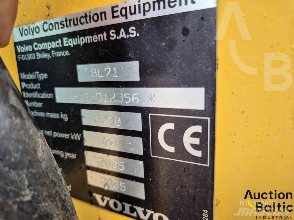 Volvo BL 71 反铲装载机