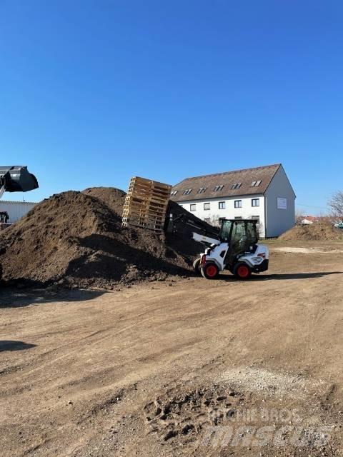 Bobcat L28 轮式装载机