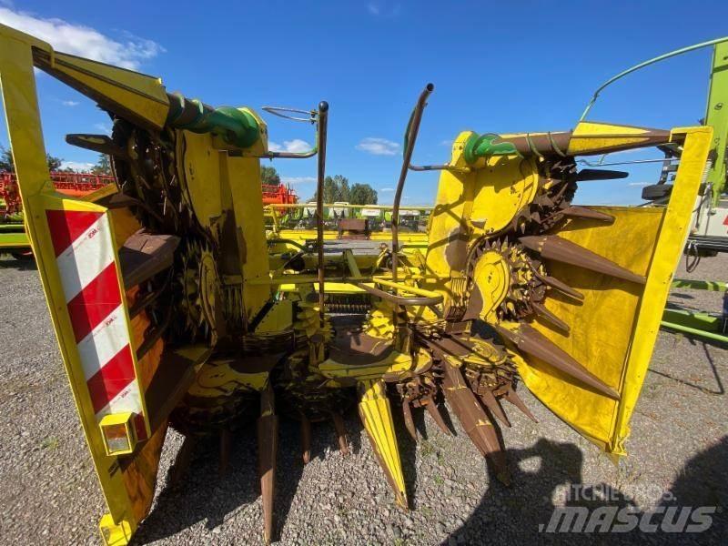 John Deere 7400 自走式青贮饲料收割机