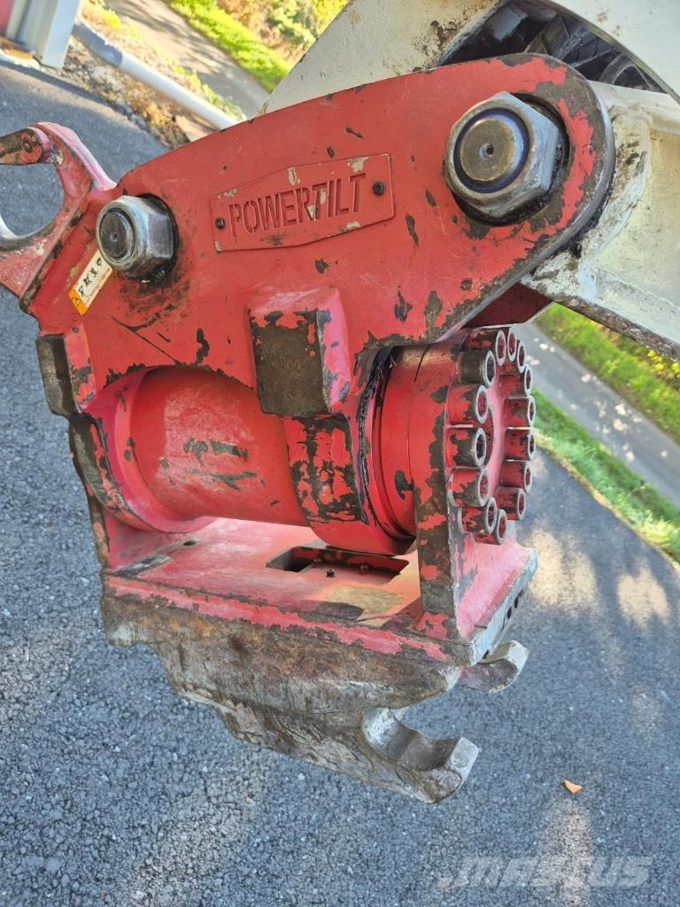 Takeuchi TB 295 W 轮式挖掘机