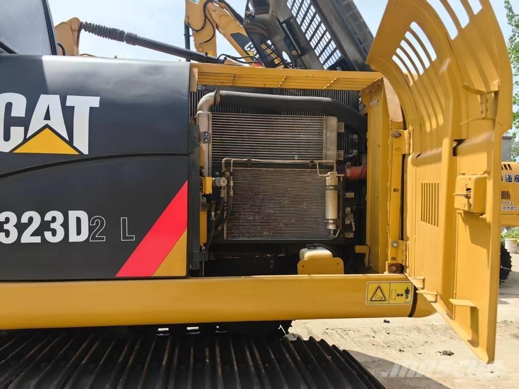 CAT 323 D 履带挖掘机