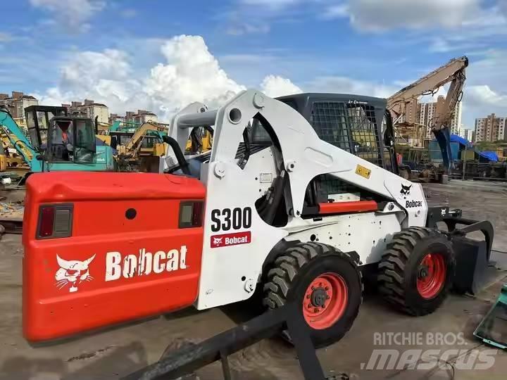 Bobcat S 300 滑移装载机