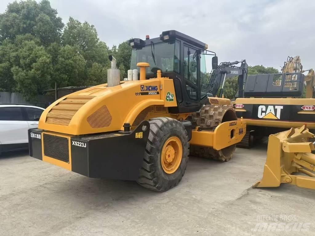 XCMG XS 223 J 单轮压路机