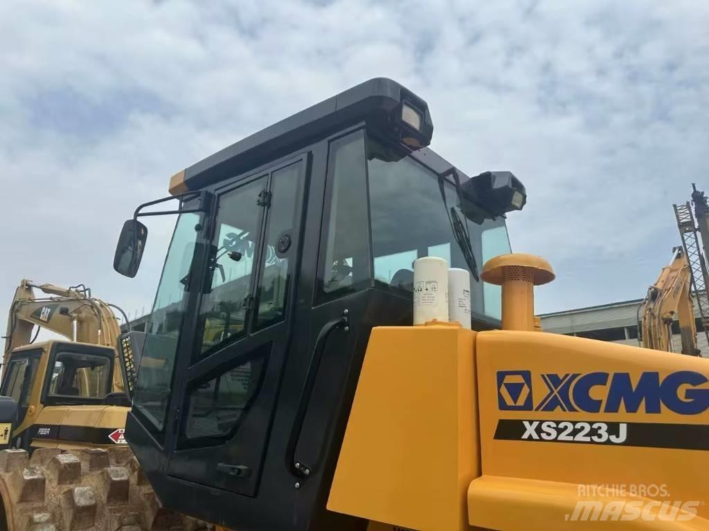 XCMG XS 223 J 单轮压路机