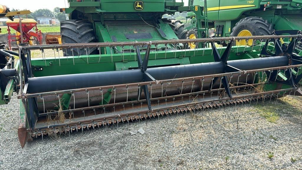 John Deere 9580 WTS 联合收割机