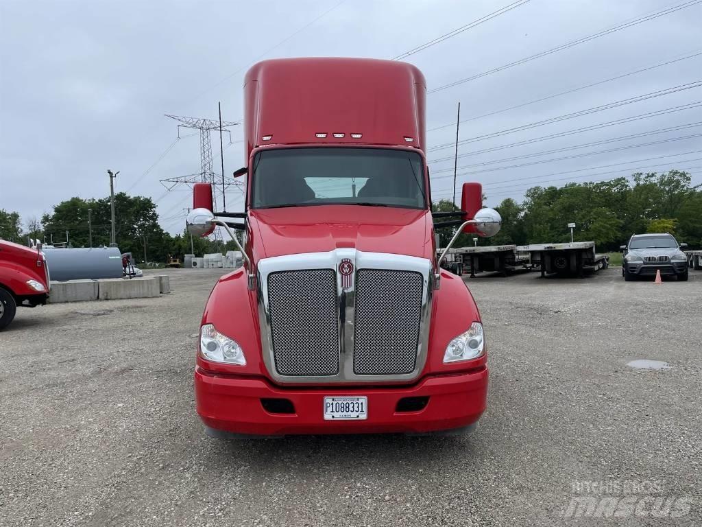 Kenworth T 680 牵引车