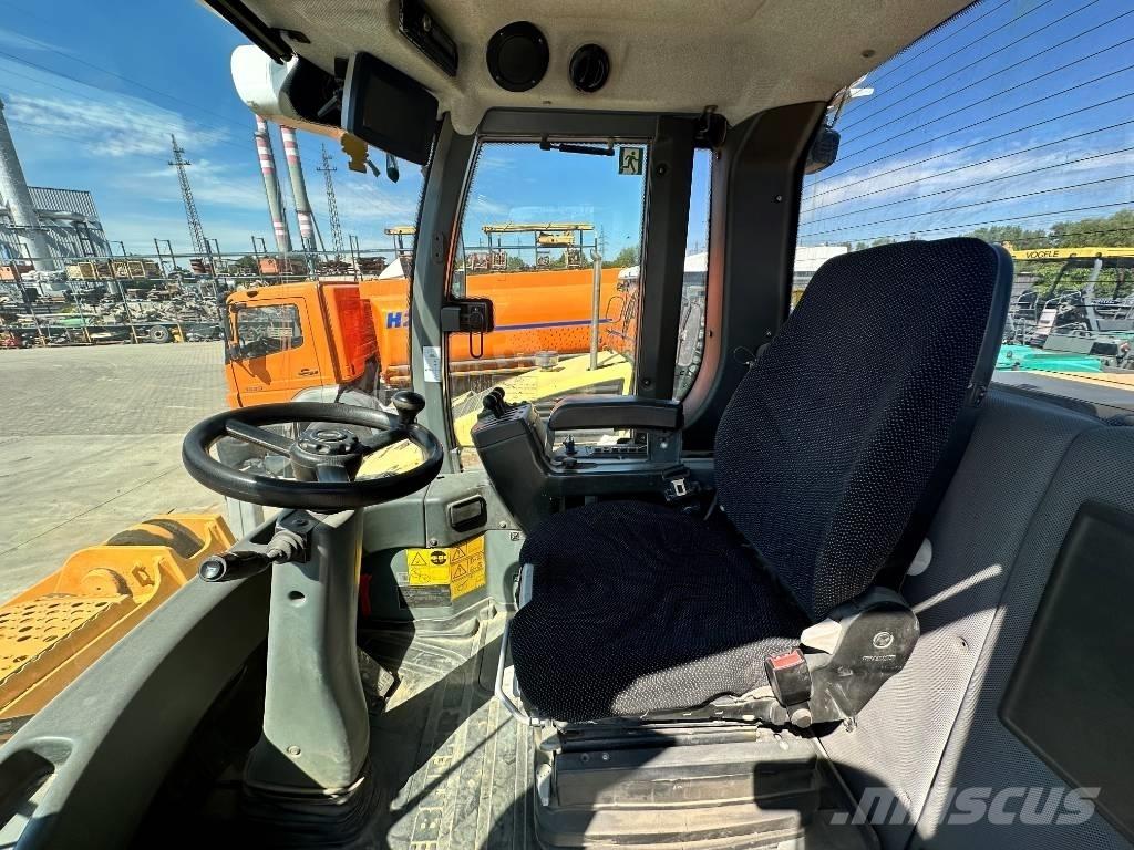 Liebherr L 550 轮式装载机