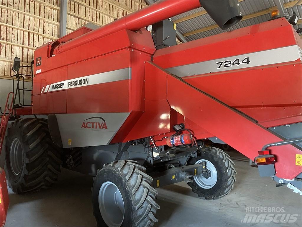 Massey Ferguson 7244 联合收割机