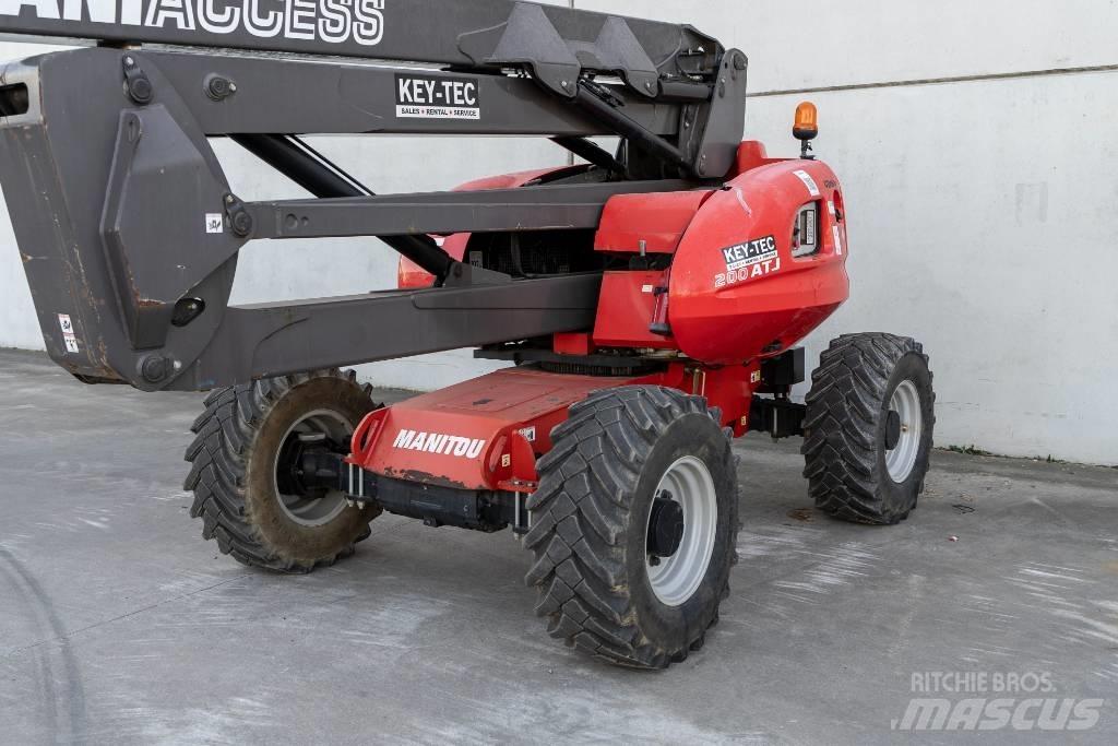 Manitou 200 ATJ 曲臂高空工作平台