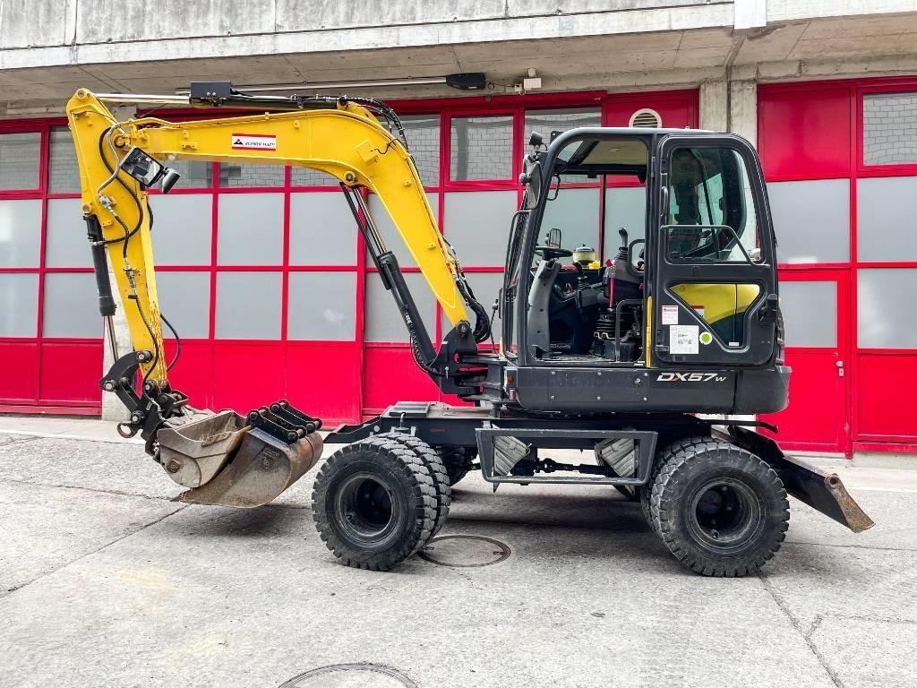 Doosan DX 57 W-5 轮式挖掘机
