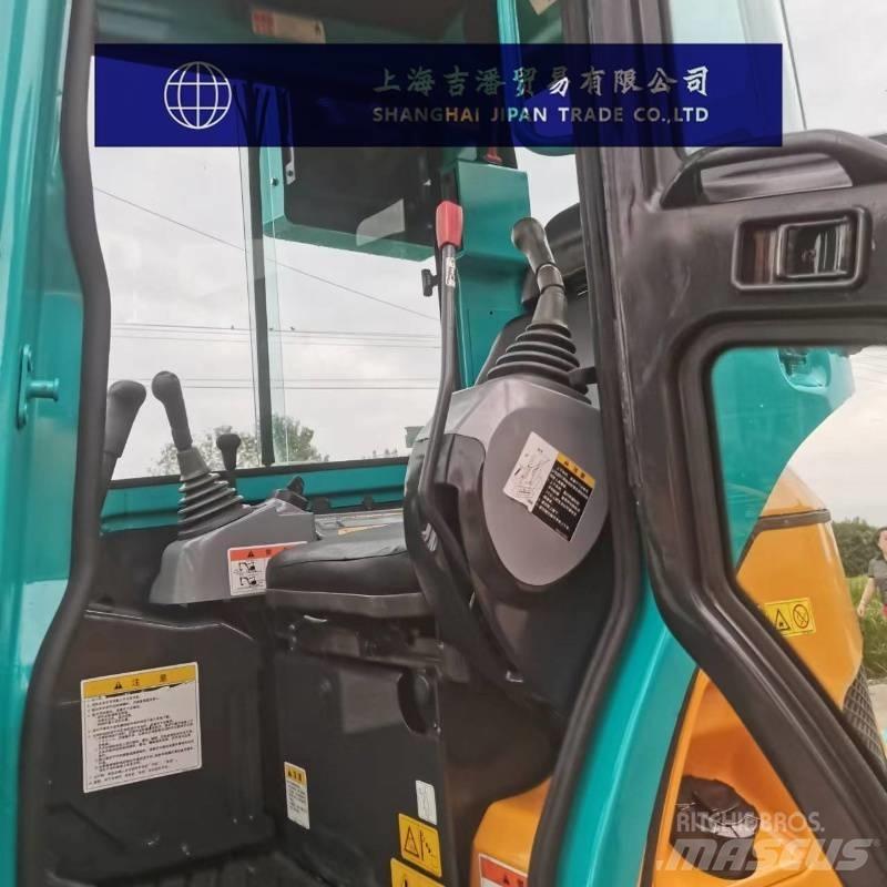 Kubota KX 135 小型挖掘机