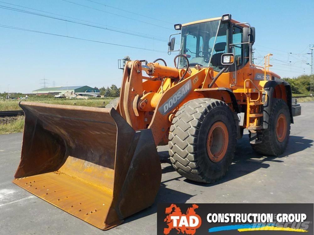 Doosan DL 300 轮式装载机