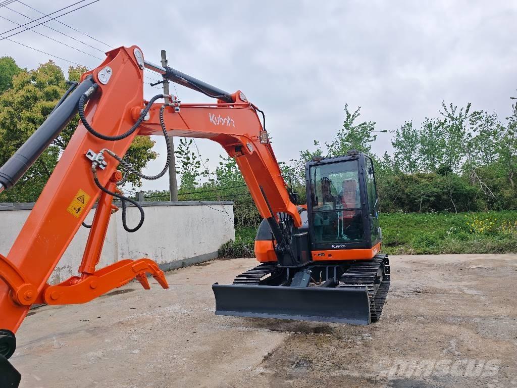 Kubota KX 80-4 中型挖掘机
