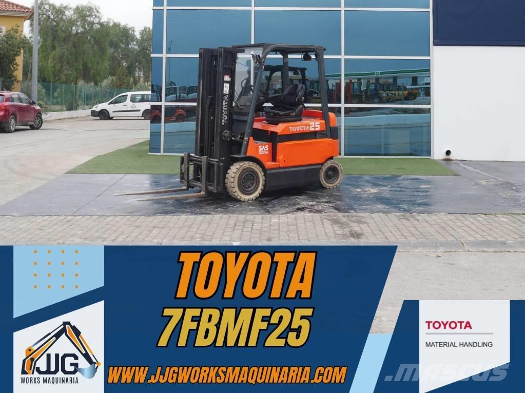 Toyota 7 FBMF 25 电动叉车