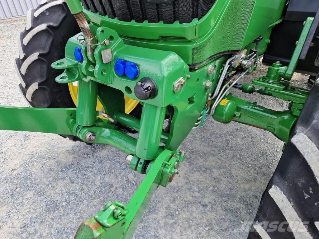 John Deere 6115 R 拖拉机/农用车