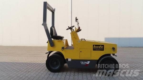 Sakai TS 160 胶轮压路机