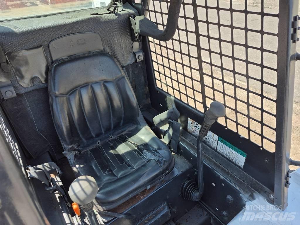 Bobcat 763 滑移装载机