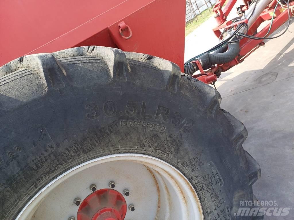 Agro Soyuz Turbosem 精密播种机