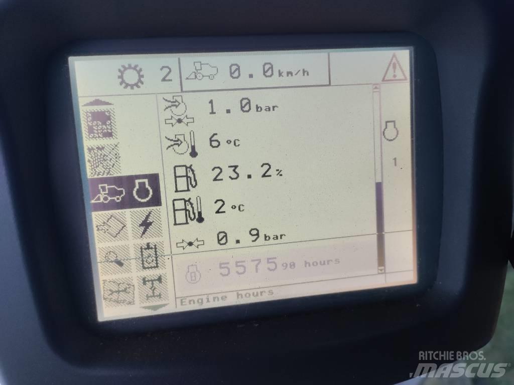 New Holland CX 860 联合收割机