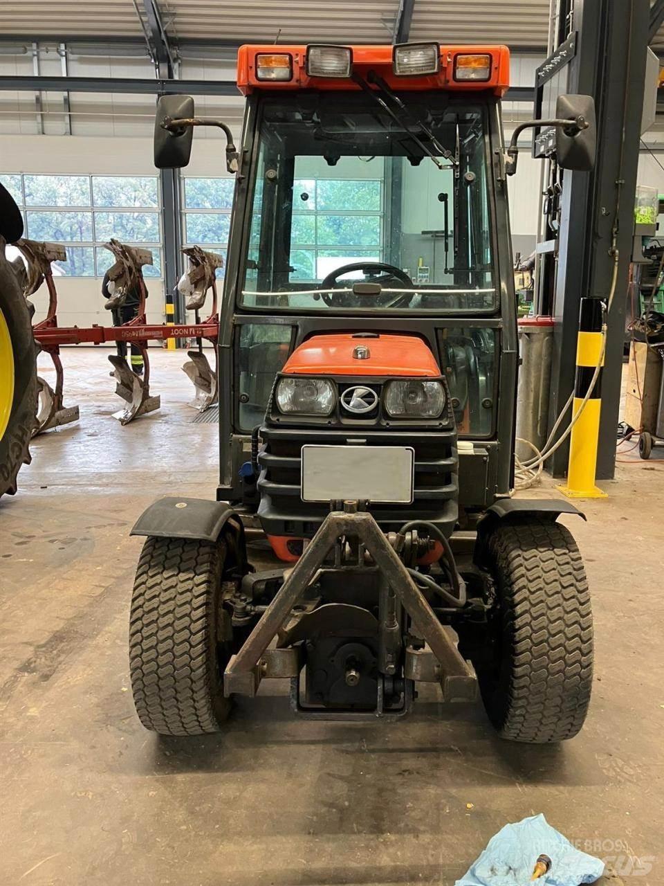 Kubota B2110 小型拖拉机
