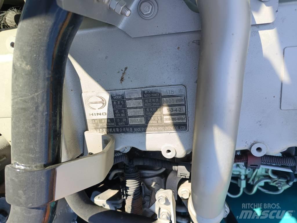 Kobelco SK200D 履带挖掘机