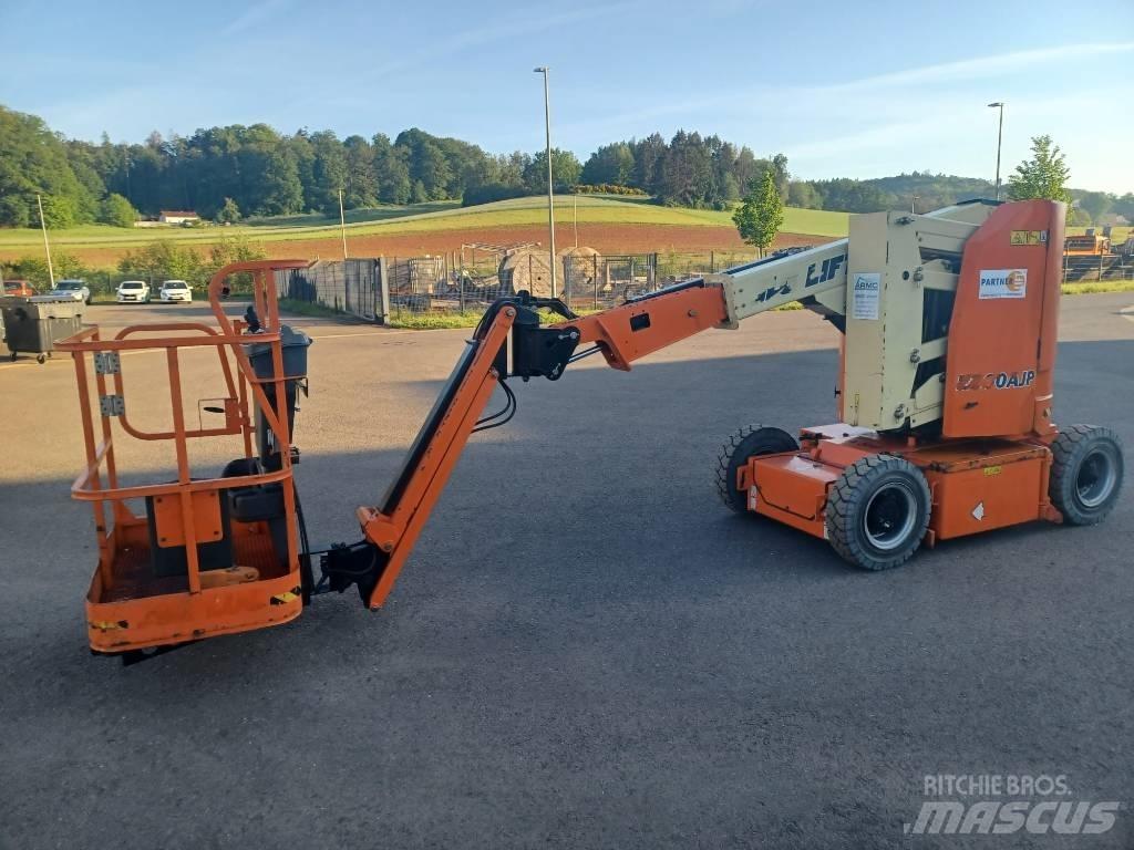 JLG E 300 AJP 曲臂高空工作平台