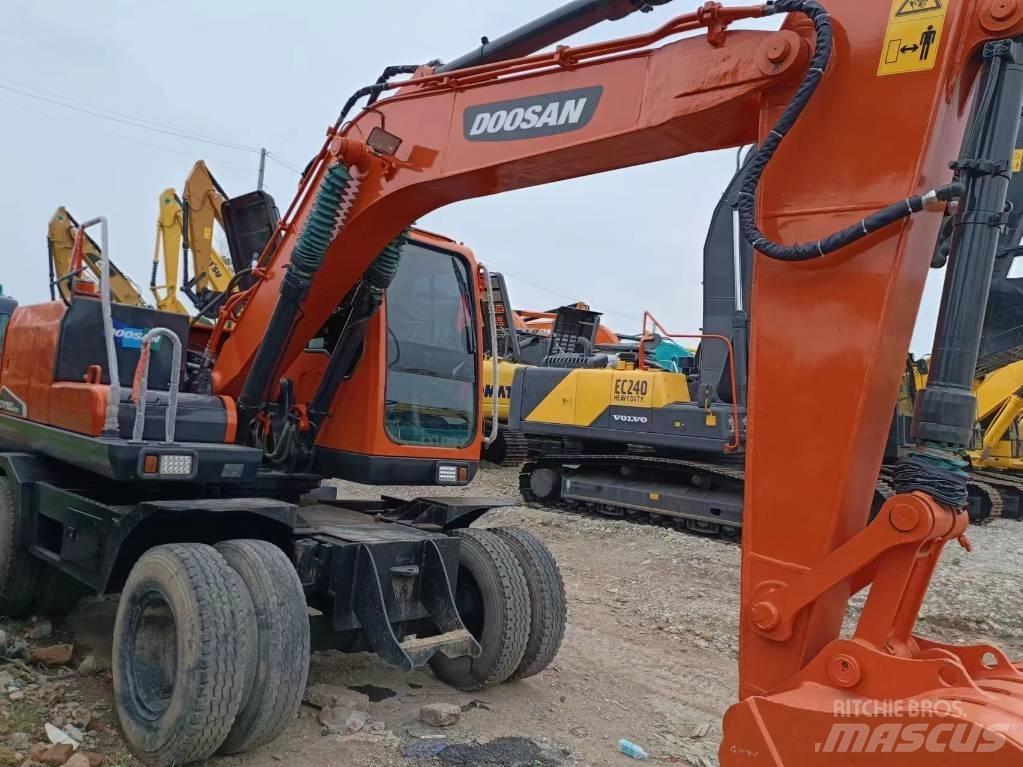 Doosan 150 W 轮式挖掘机