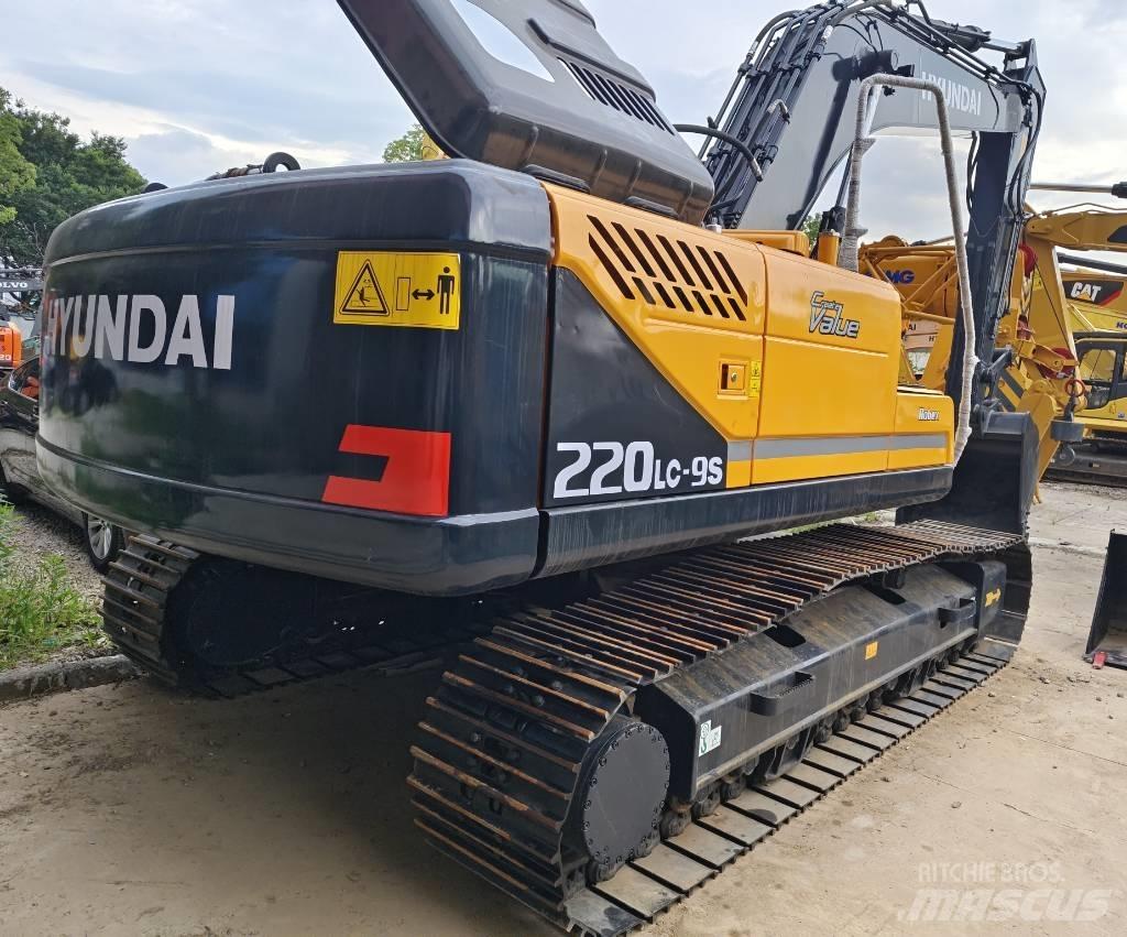 Hyundai R220LC-9S 履带挖掘机