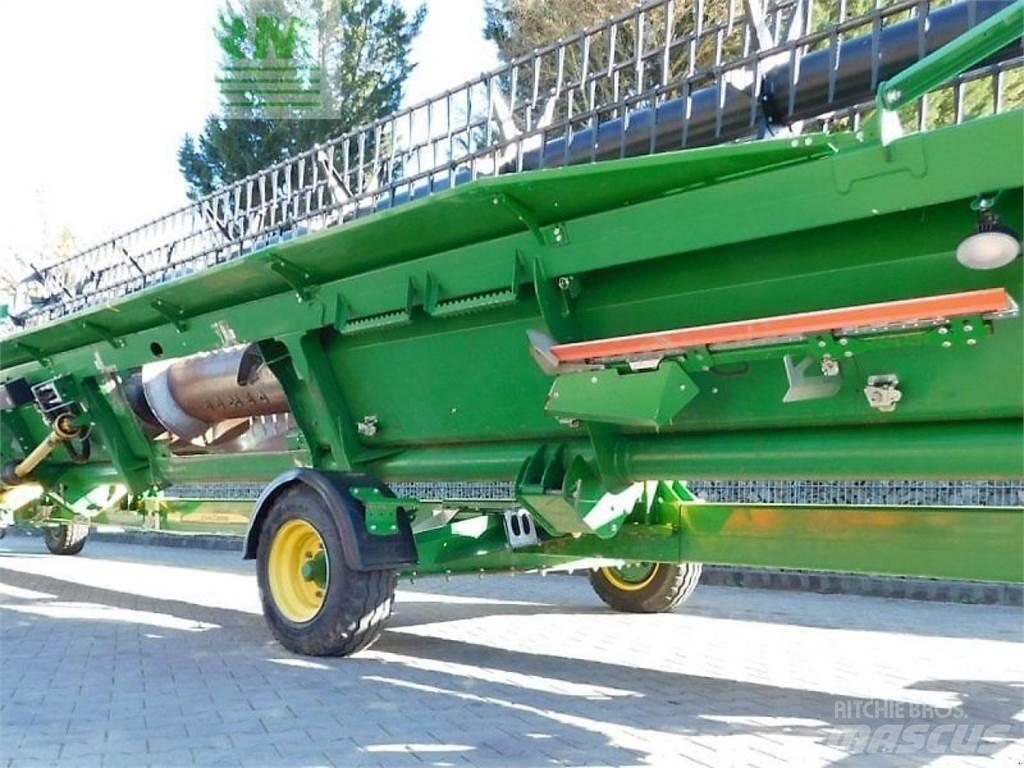 John Deere s780i 联合收割机