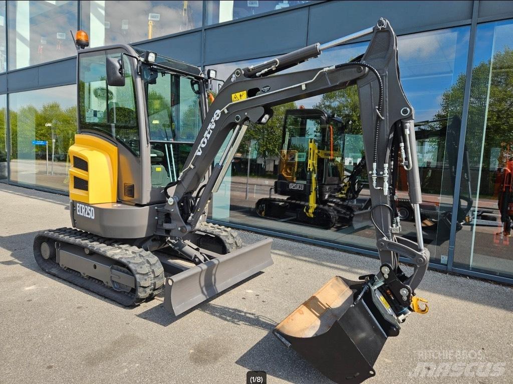 Volvo ECR 25 小型挖掘机
