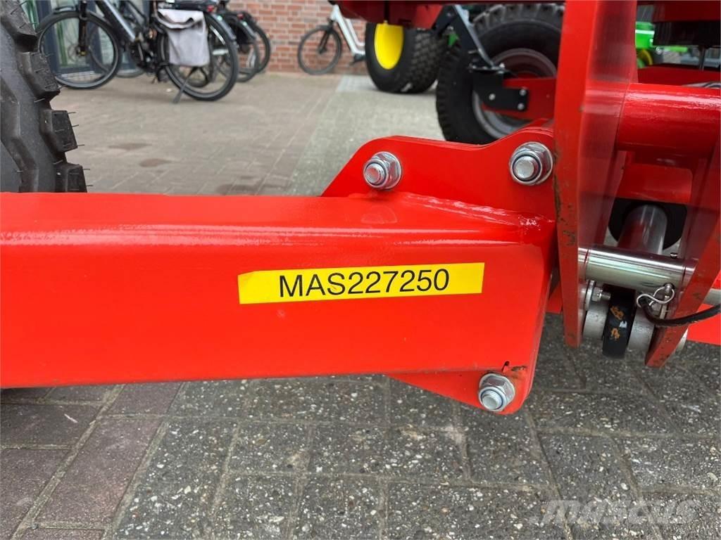 Kuhn RW1410C 牧草包膜机