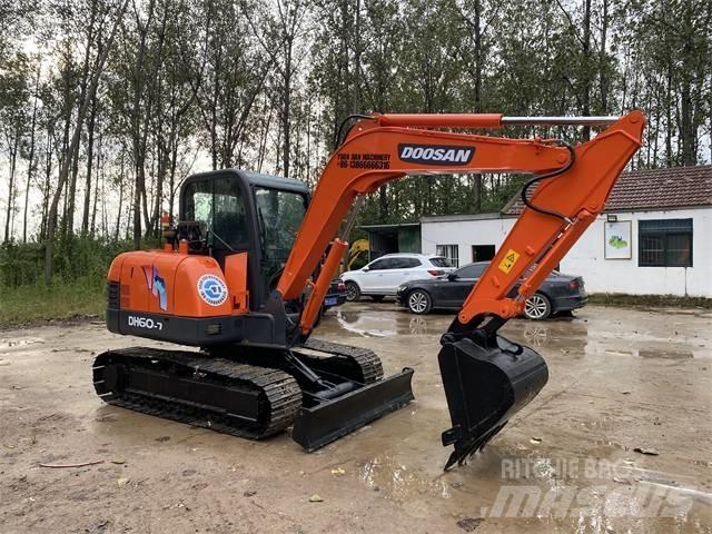 Doosan DH60-7 小型挖掘机