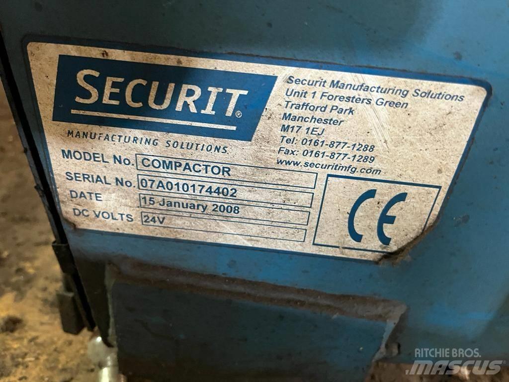  Securit Compactor 全地形车