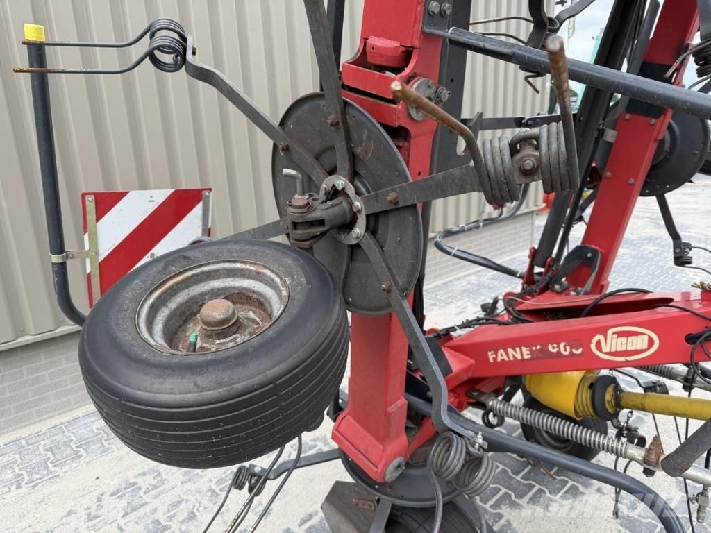 Vicon FANEX 903 犁耙和摊草机