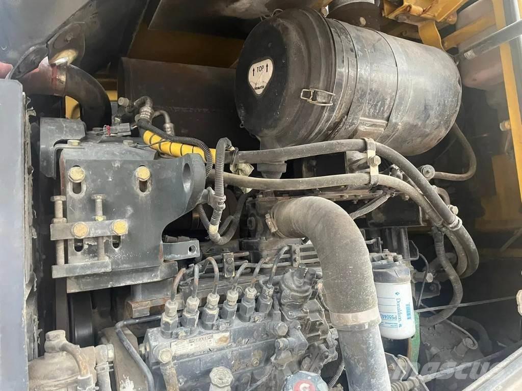 Komatsu WA250-5 轮式装载机