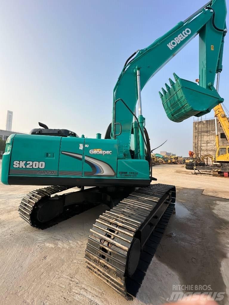 Kobelco SK 200-8 履带挖掘机