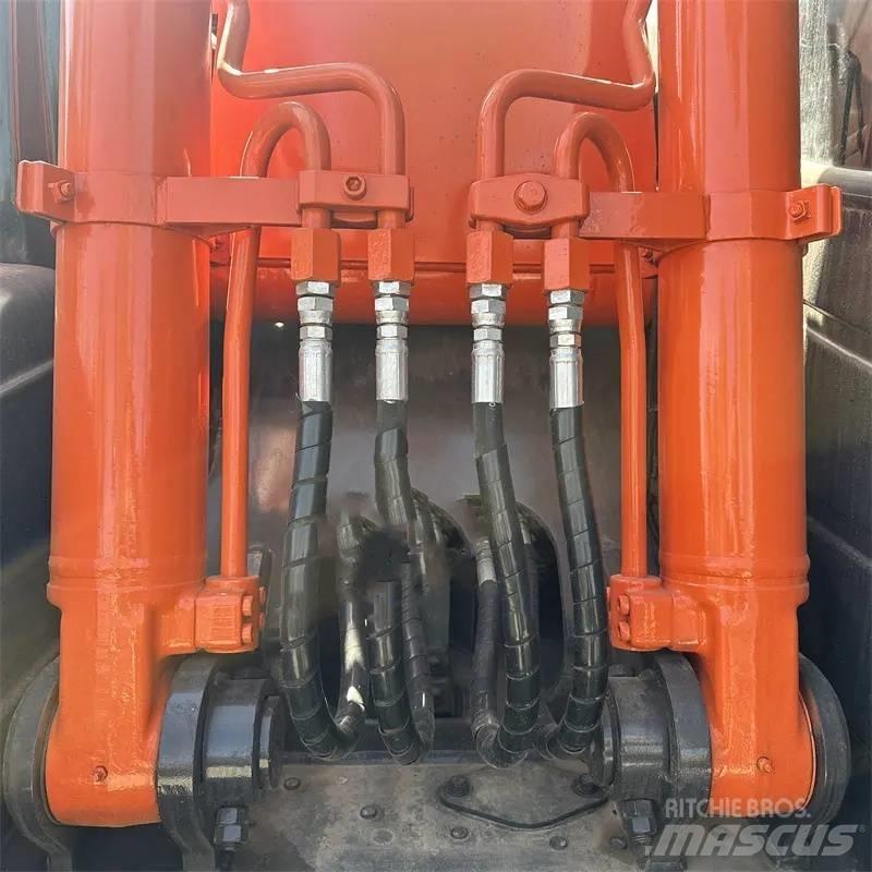 Hitachi ZX 130 履带挖掘机