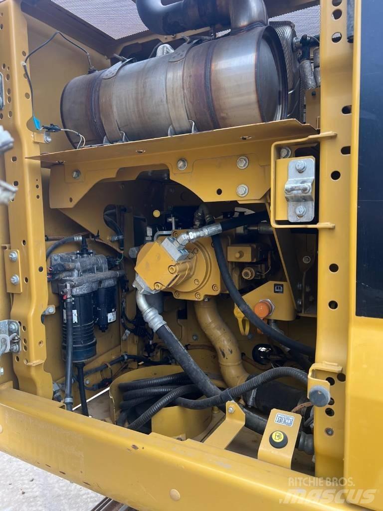 CAT 320 履带挖掘机
