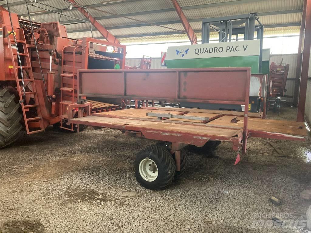 Hesston 4900 方捆打捆机