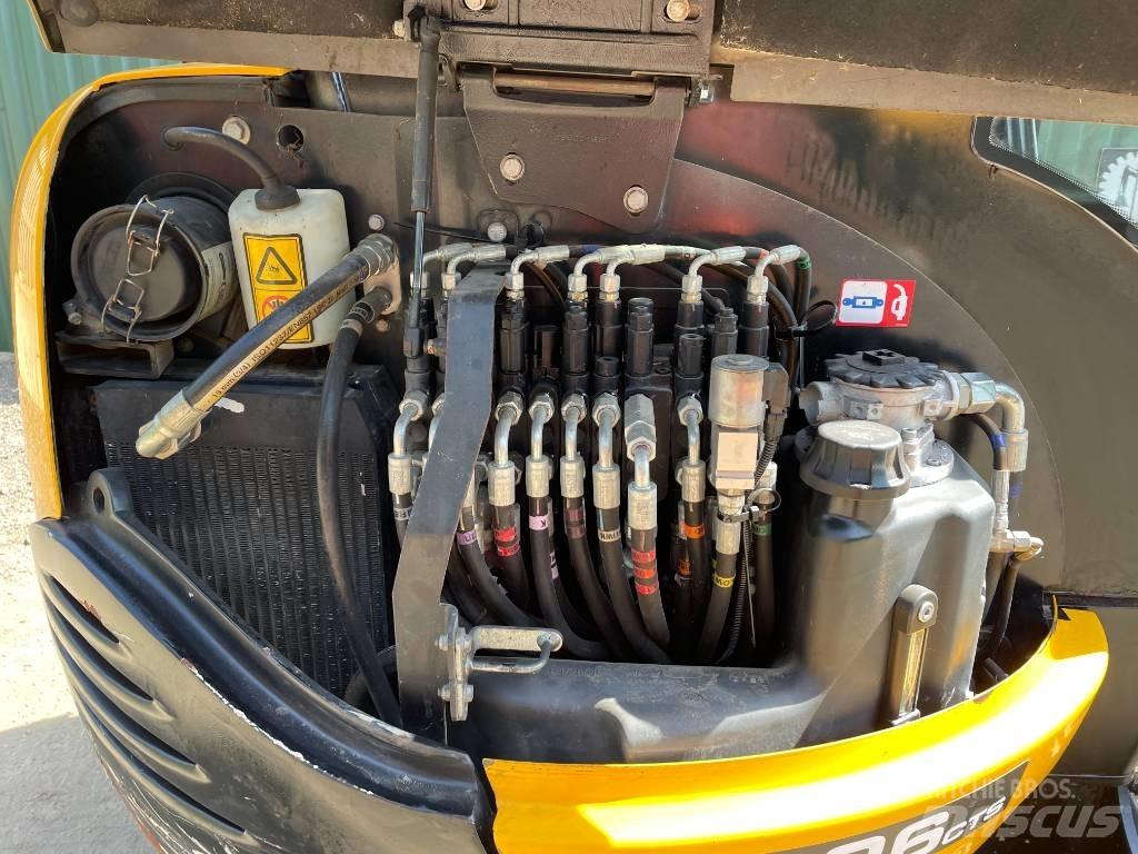 JCB 8026 CTS 小型挖掘机