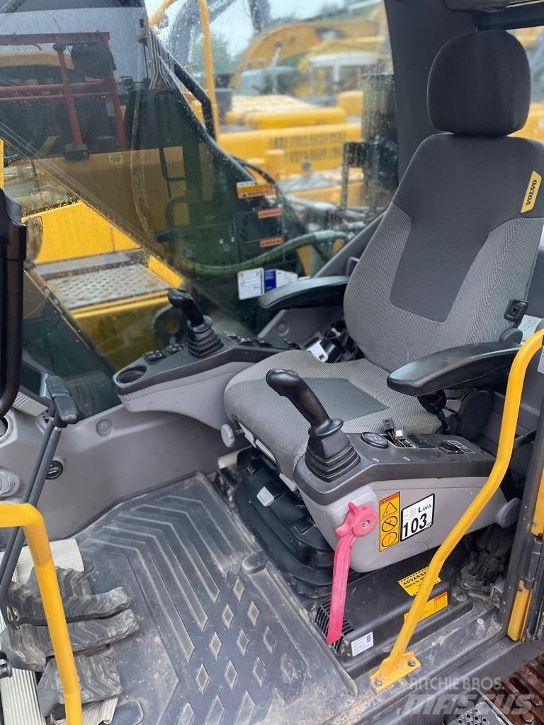 Volvo EC210C 履带挖掘机