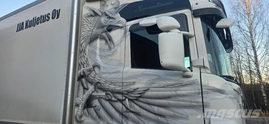 Scania R 360 厢式货车