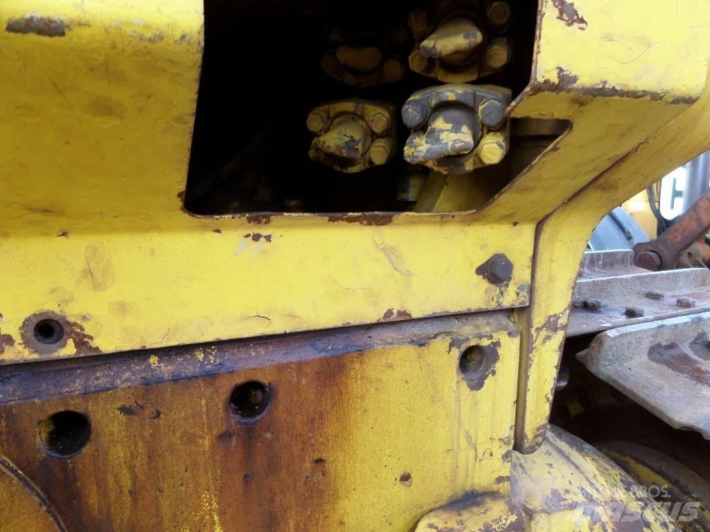 Komatsu D85P-21 履带式推土机