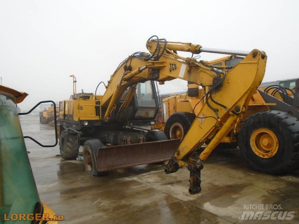 JCB JS 130 W 轮式挖掘机