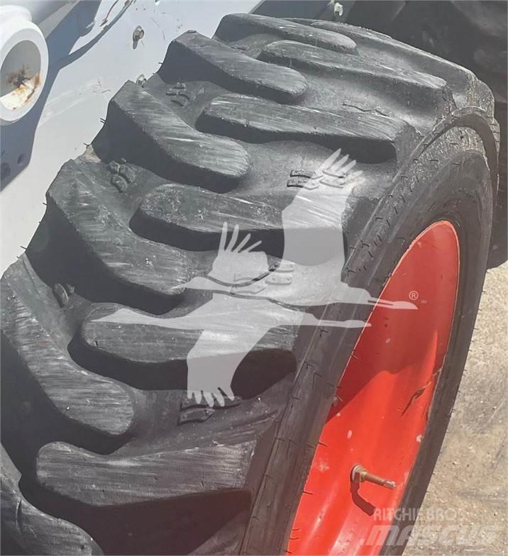 Bobcat S570 滑移装载机