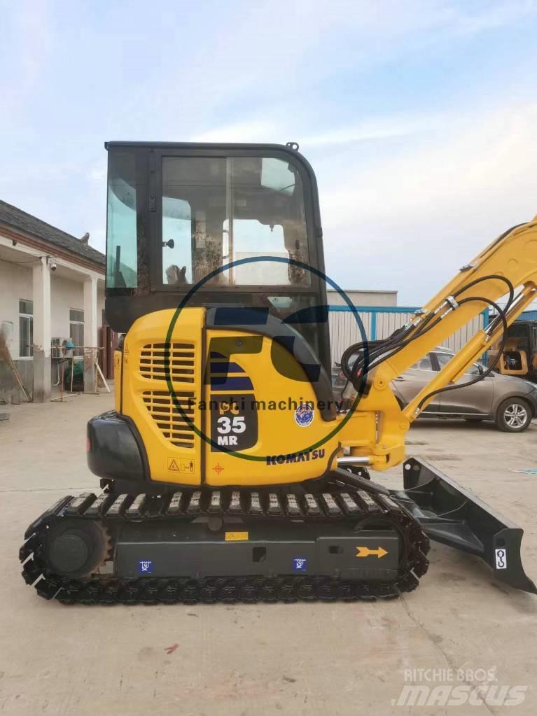 Komatsu PC35 小型挖掘机
