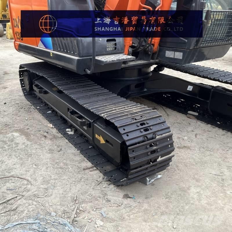 Hitachi ZX 130 中型挖掘机