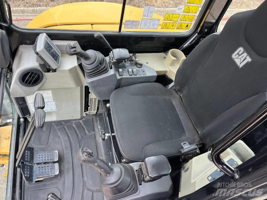 CAT 303.5 E CR 小型挖掘机
